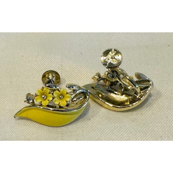 Lisner Vintage Yellow Flower and Rhinestone Earrings signed screw back designer - Picture 5 of 6